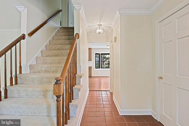 9404 GOLDFIELD LN, Burke, VA 22015
