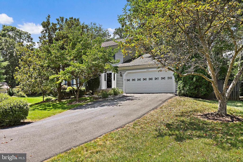 9404 GOLDFIELD LN, Burke, VA 22015