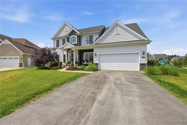 14 Silent Meadow Lane, Lancaster, NY 14086