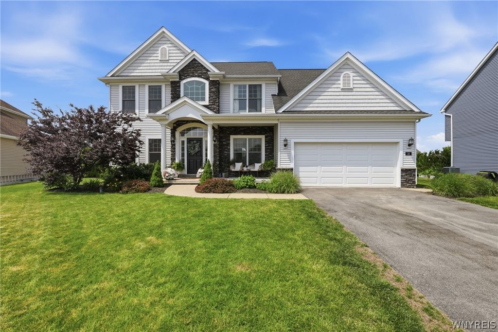 14 Silent Meadow Lane, Lancaster, NY 14086