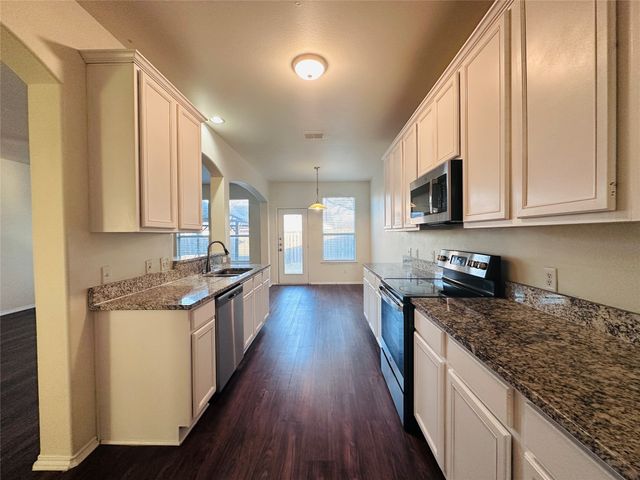 2304 Collington Drive, Roanoke, TX 76262