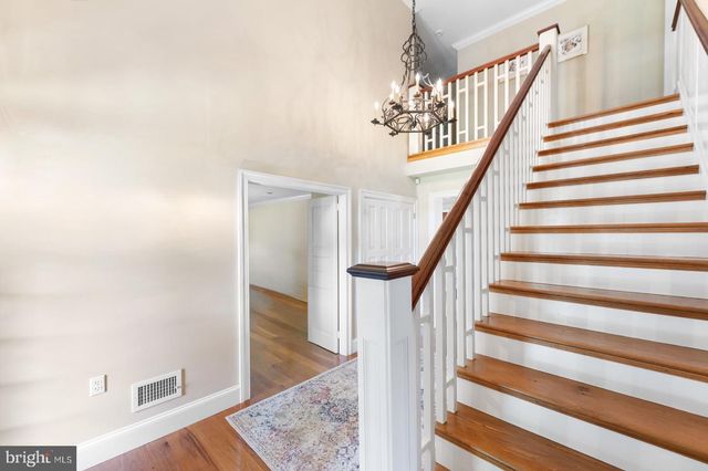 1045 LOWER PINE CREEK RD, Chester Springs, PA 19425