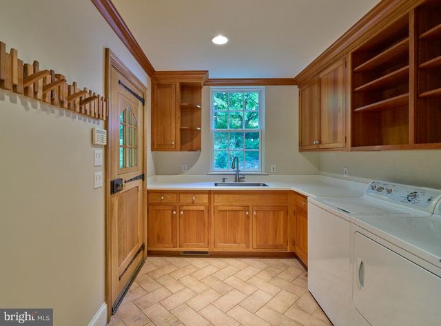 1045 LOWER PINE CREEK RD, Chester Springs, PA 19425