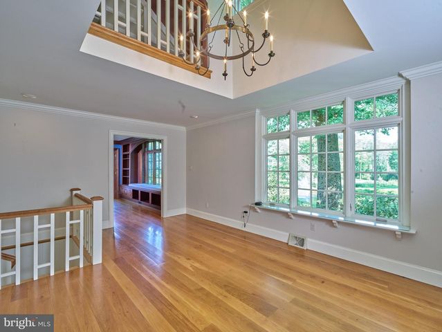 1045 LOWER PINE CREEK RD, Chester Springs, PA 19425
