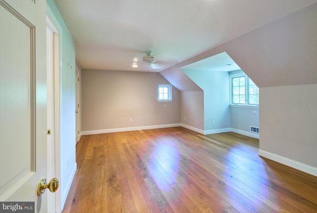 1045 LOWER PINE CREEK RD, Chester Springs, PA 19425