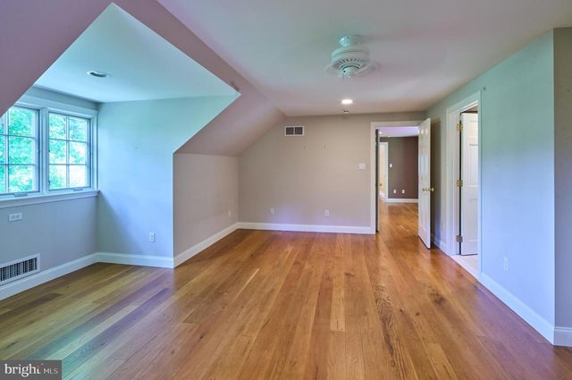 1045 LOWER PINE CREEK RD, Chester Springs, PA 19425