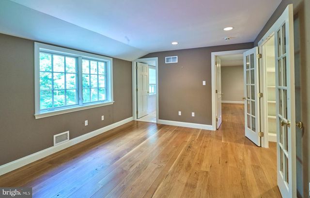 1045 LOWER PINE CREEK RD, Chester Springs, PA 19425