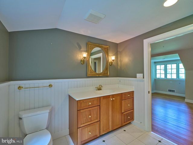 1045 LOWER PINE CREEK RD, Chester Springs, PA 19425