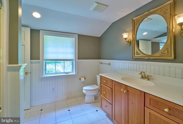 1045 LOWER PINE CREEK RD, Chester Springs, PA 19425