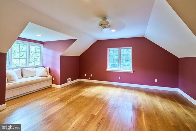 1045 LOWER PINE CREEK RD, Chester Springs, PA 19425