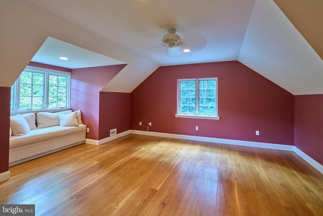 1045 LOWER PINE CREEK RD, Chester Springs, PA 19425