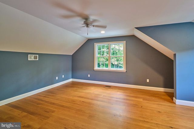 1045 LOWER PINE CREEK RD, Chester Springs, PA 19425