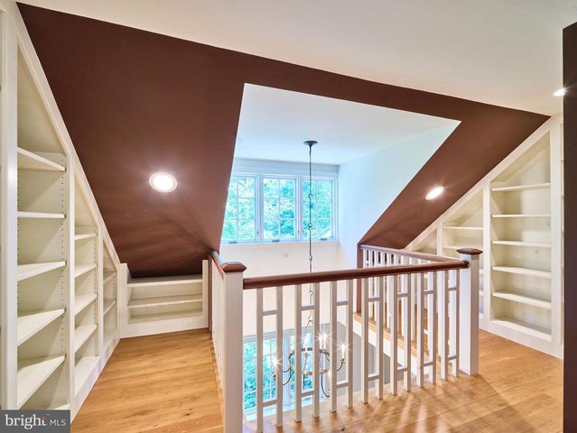 1045 LOWER PINE CREEK RD, Chester Springs, PA 19425