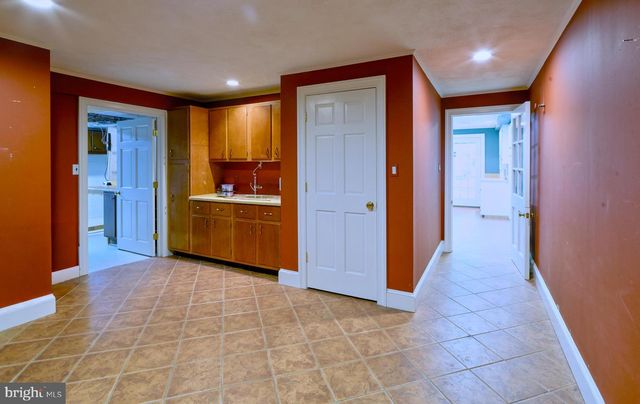 1045 LOWER PINE CREEK RD, Chester Springs, PA 19425