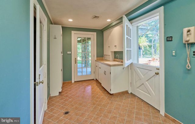 1045 LOWER PINE CREEK RD, Chester Springs, PA 19425