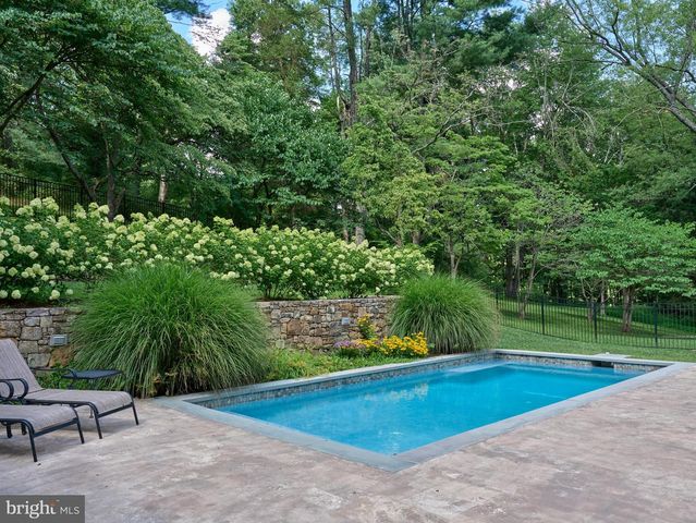 1045 LOWER PINE CREEK RD, Chester Springs, PA 19425