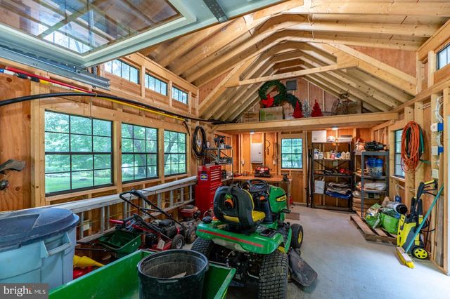 1045 LOWER PINE CREEK RD, Chester Springs, PA 19425