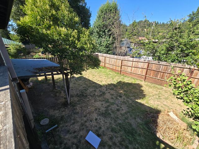 421 Par Avenue, Redway, CA 95560