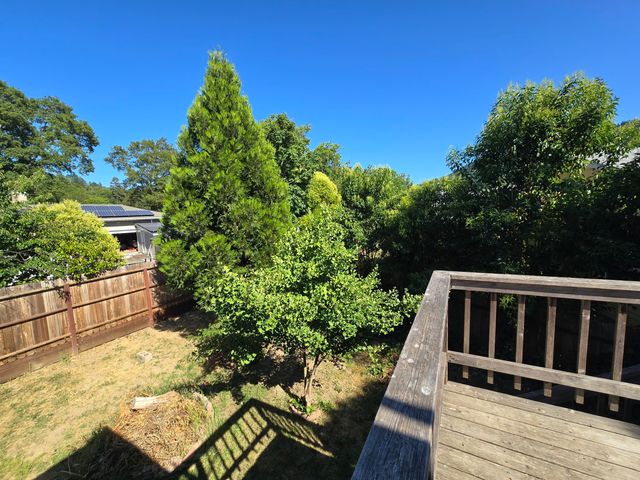 421 Par Avenue, Redway, CA 95560