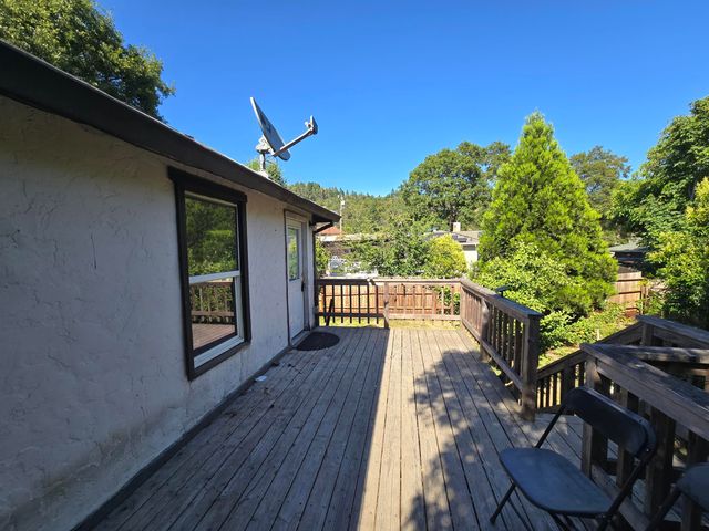 421 Par Avenue, Redway, CA 95560