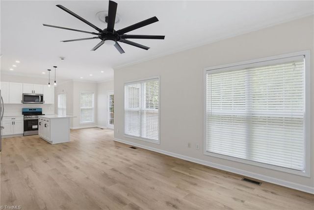 6616 Ivystone Drive, Jamestown, NC 27282
