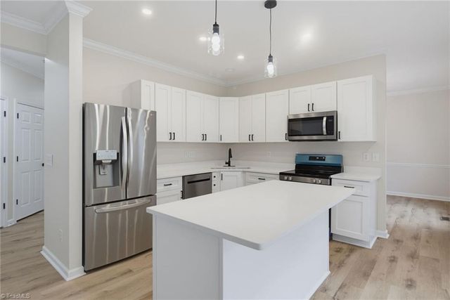 6616 Ivystone Drive, Jamestown, NC 27282