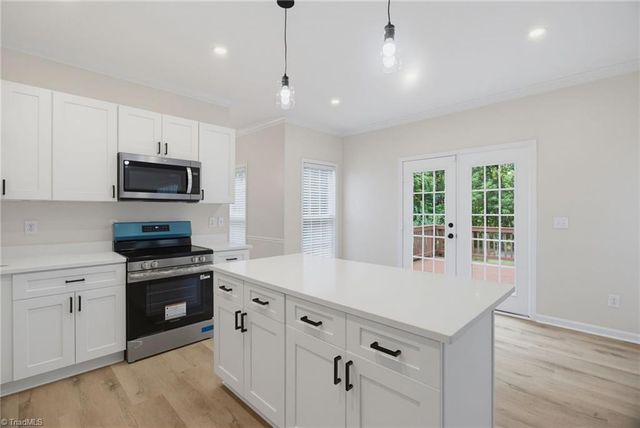 6616 Ivystone Drive, Jamestown, NC 27282