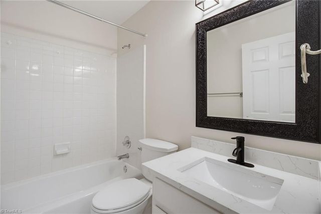 6616 Ivystone Drive, Jamestown, NC 27282