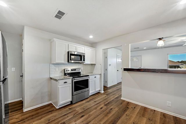 551 N Grange ST, Bertram, TX 78605