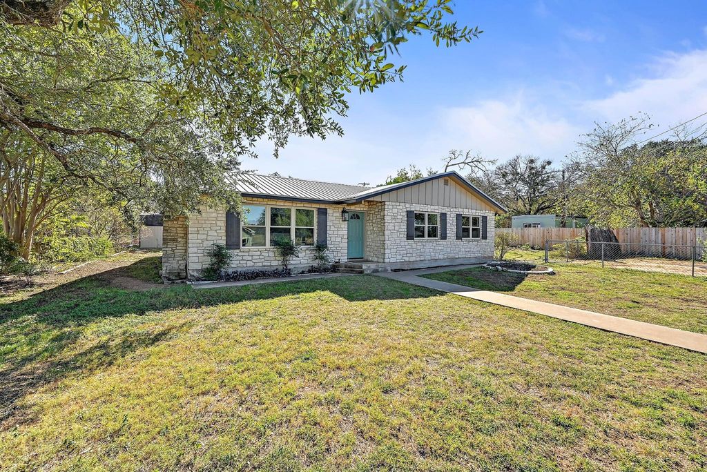 551 N Grange ST, Bertram, TX 78605