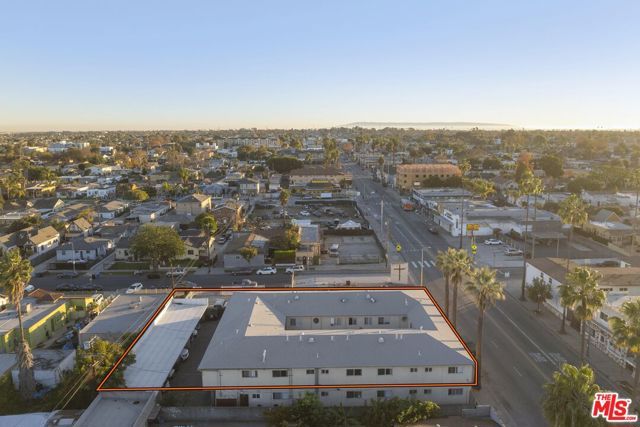 8118 S Western Avenue, Los Angeles, CA 90047