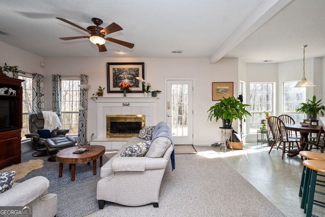 231 Barrington Farms Parkway, Sharpsburg, GA 30277