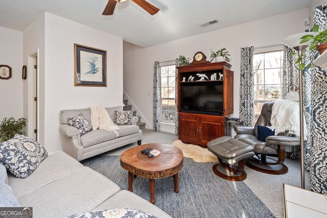 231 Barrington Farms Parkway, Sharpsburg, GA 30277