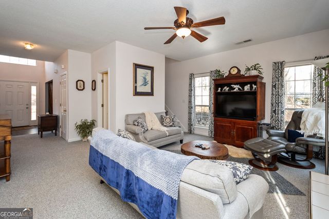 231 Barrington Farms Parkway, Sharpsburg, GA 30277