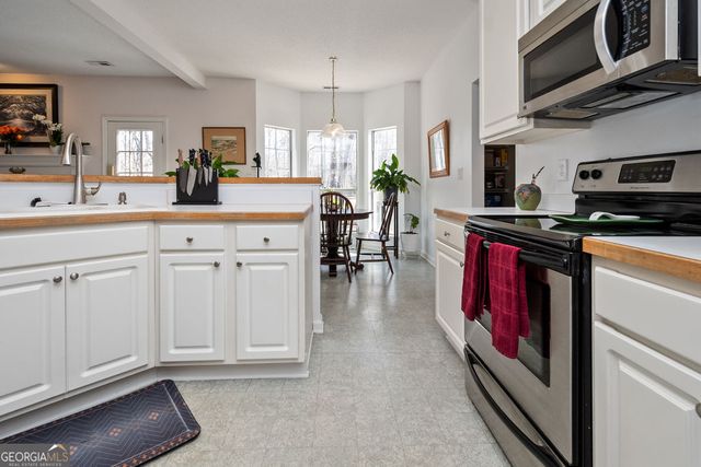 231 Barrington Farms Parkway, Sharpsburg, GA 30277