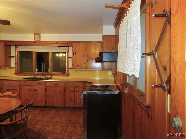 1 Woodland Parkway, Evans, NY 14006