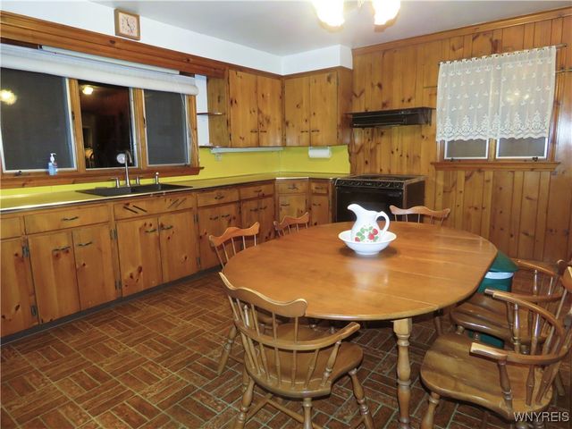 1 Woodland Parkway, Evans, NY 14006
