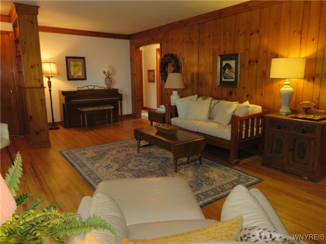 1 Woodland Parkway, Evans, NY 14006