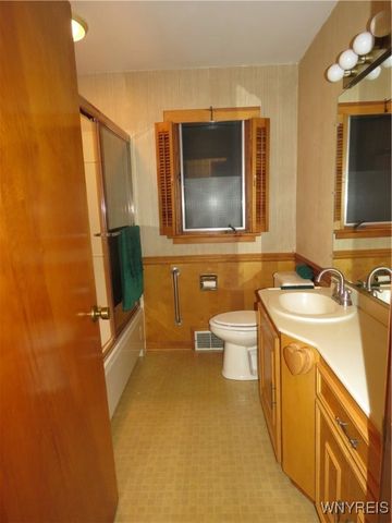 1 Woodland Parkway, Evans, NY 14006