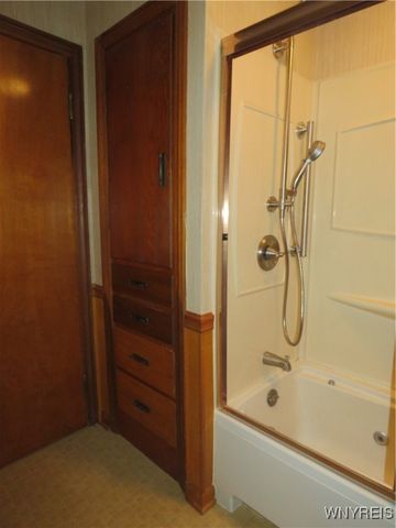 1 Woodland Parkway, Evans, NY 14006