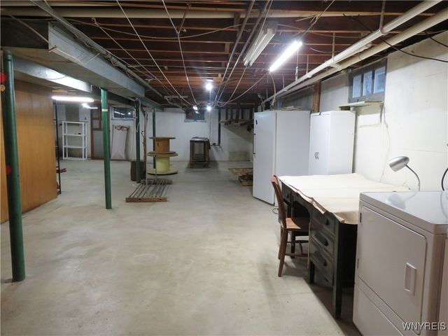 1 Woodland Parkway, Evans, NY 14006