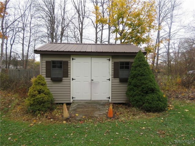 1 Woodland Parkway, Evans, NY 14006
