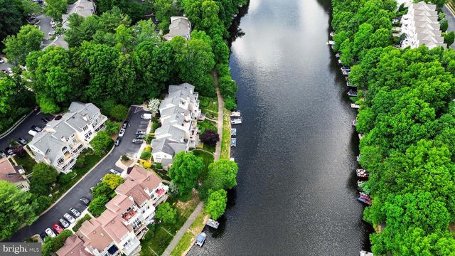 11103 LAKE CHAPEL LN, Reston, VA 20191