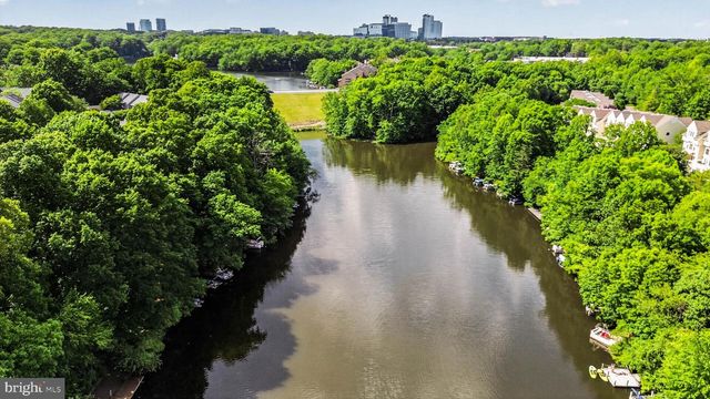 11103 LAKE CHAPEL LN, Reston, VA 20191
