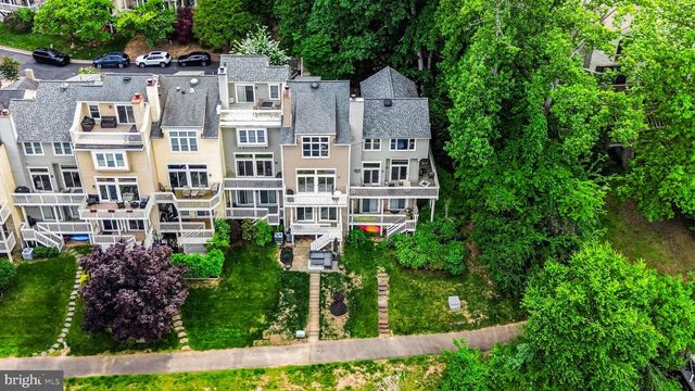 11103 LAKE CHAPEL LN, Reston, VA 20191