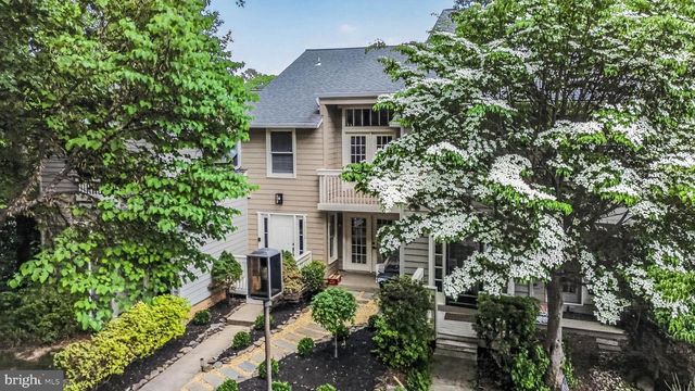 11103 LAKE CHAPEL LN, Reston, VA 20191