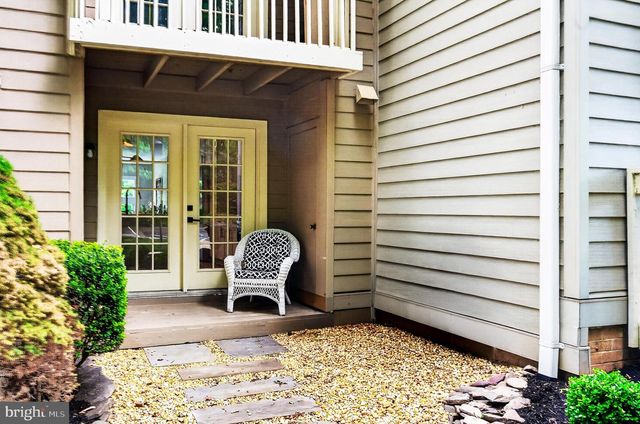 11103 LAKE CHAPEL LN, Reston, VA 20191