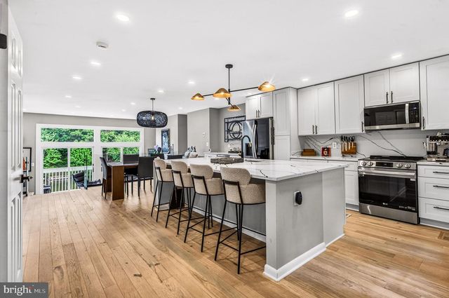11103 LAKE CHAPEL LN, Reston, VA 20191