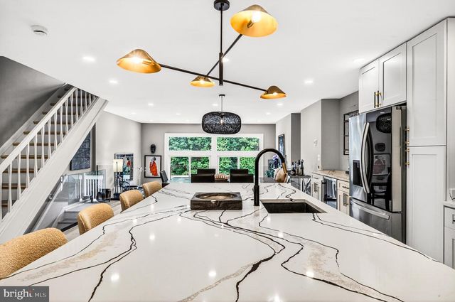 11103 LAKE CHAPEL LN, Reston, VA 20191