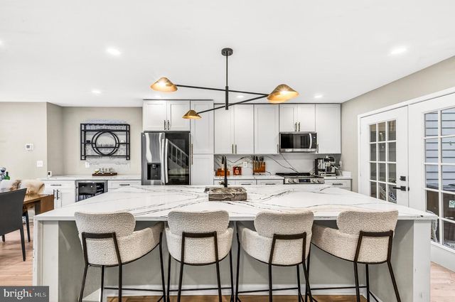 11103 LAKE CHAPEL LN, Reston, VA 20191